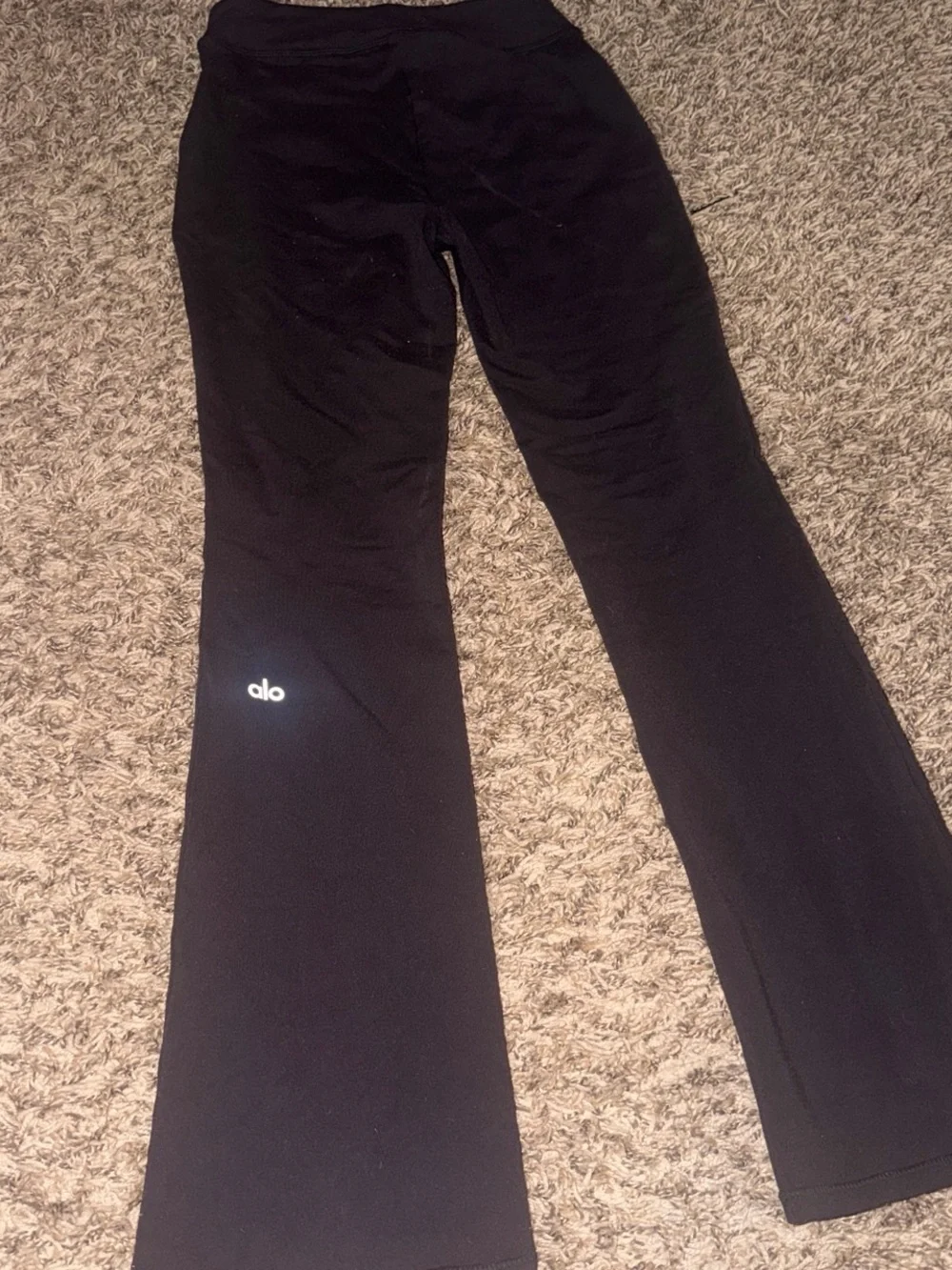 ALO Yoga women's flare leggings - Soft Stretch Fabric